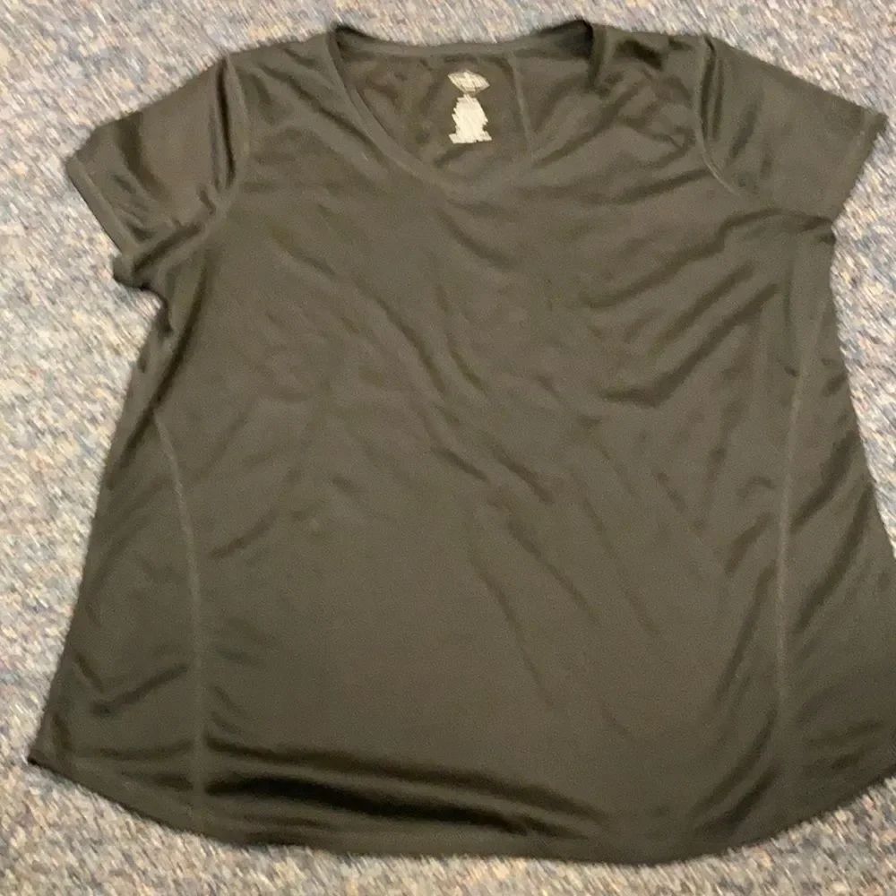 *Lot of 2*St. John’s Bay Black Work out top sz. XL